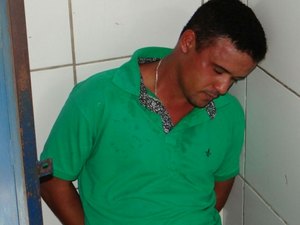 Menor é assaltado perto de escola por homem armado com faca; suspeito foi preso