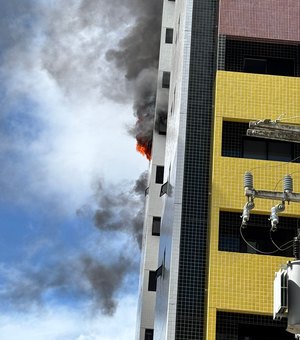 [Vídeo] Incêndio atinge apartamento no edifício Mariela, em Maceió