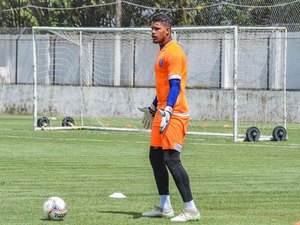 Goleiro do CSA está a caminho do Botafogo