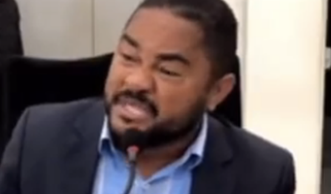 [Vídeo] Grupo Gay de Alagoas repudia fala de vereador por Coruripe que estimula agressão a mulheres trans