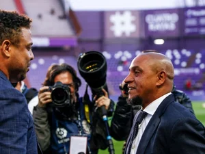 Ronaldo e Roberto Carlos assinam compra da SAF da Inter de Limeira