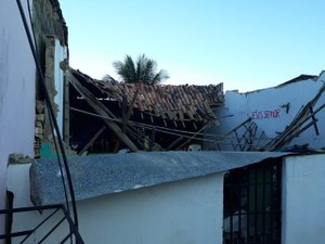 Teto de igreja desaba antes do início do culto em União dos Palmares