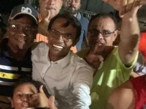 Prefeito Marcos Silva é 'sabatinado', dá um show em entrevista, sai nos braços do povo e marcha firme para a reeleição.