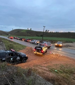 Operação Retomada prende quatro suspeitos e apreende armas em Matriz de Camaragibe