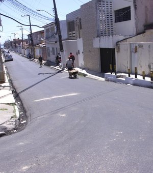 Moradores comemoram mudanças com pavimentação de avenida em Cruz das Almas