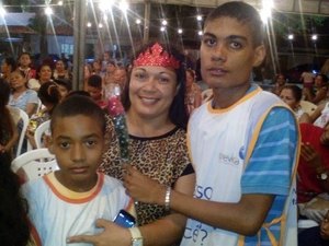 Base Comunitária homenageia mães do Jacintinho