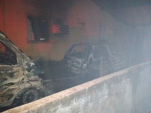 Dois veículos são incendiados na madrugada desta terça em Maragogi
