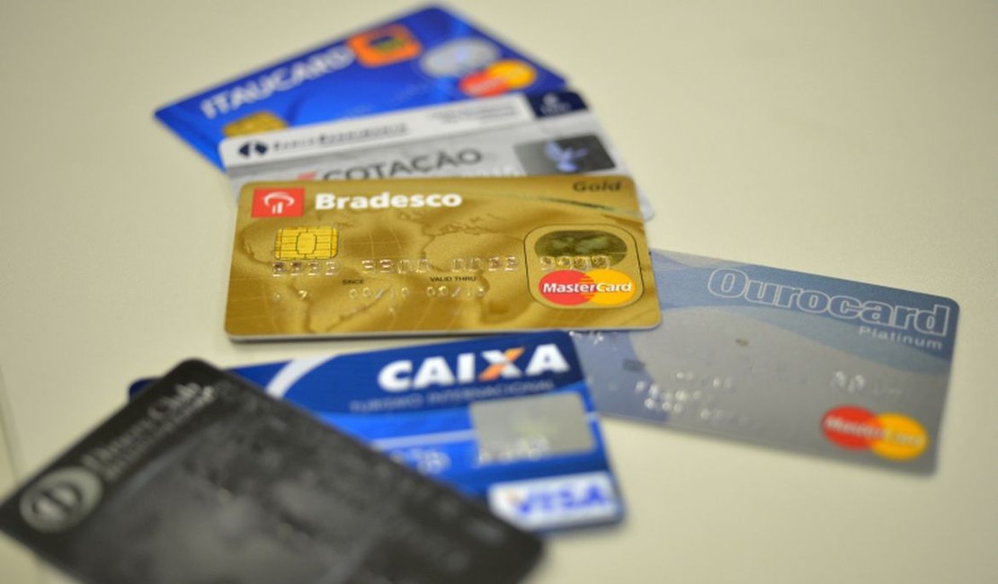 Cartões de crédito em uso no país chegaram a 123 milhões em 2019