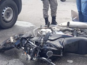 Homem morre e outro fica gravemente ferido em acidente envolvendo motocicletas no Tabuleiro