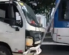 Caminhão colide com poste e causa transtornos na Avenida Fernandes Lima