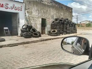 Pneus entulhados e carros podem ser focos do Aedes