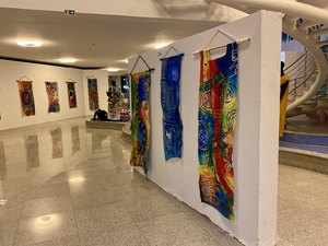 Público pode conferir a exposição “50 anos luz – Uma trajetória artística” até esta segunda (20)