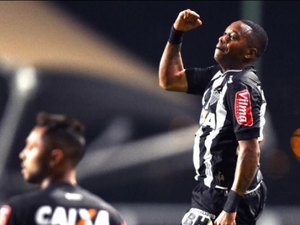 Robinho decide e Atlético MG vence Coritiba no Independência