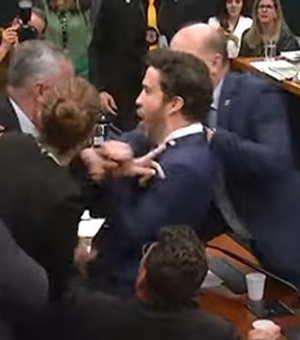 Evair de Melo e André Janones brigam em sessão que ouve Silvio Almeida na Câmara