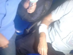 Morador de rua fere motorista de ônibus em Maceió 