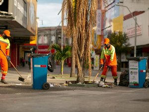 Calçadão do Centro de Maceió recebe ações de desinfecção e manutenção de galerias