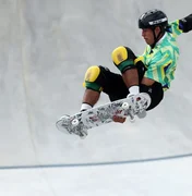 Augusto Akio supera Pedro Barros por décimos e garante bronze para o Brasil no skate