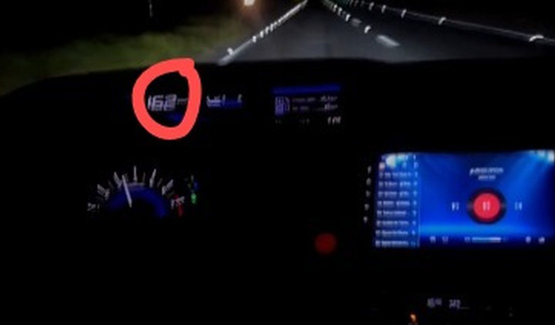 Antes de acidente fatal, vítima publica story dentro de veículo em alta velocidade