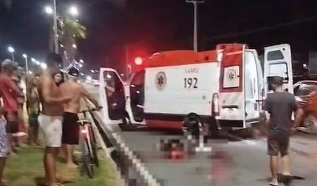 Homem sofre tentativa de homicídio e é socorrido no meio da rua no Pontal da Barra