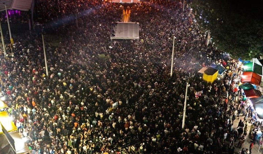 Festa dos 64 anos de Lagoa da Canoa reúne mais de 18 mil pessoas