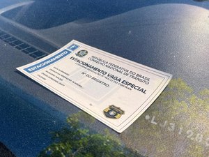 DMTT alerta para uso correto das vagas especiais de estacionamento em Maceió