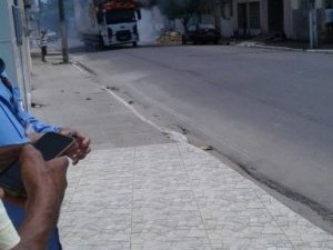 Caminhão derruba fios de alta tensão em Coruripe