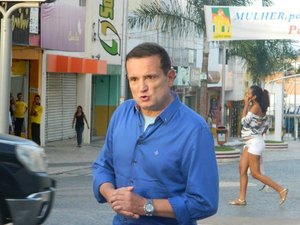 Roberto Cabrini grava nova reportagem em Arapiraca