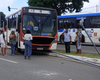 Motorista passa mal ao volante e ônibus bate em poste no Tabuleiro do Martins