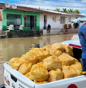 Prefeita de São Luís do Quitunde entrega cestas básicas às famílias vítimas da chuva