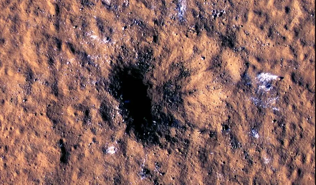 Sonda da Nasa registra impacto 'impressionante' de rocha espacial em Marte