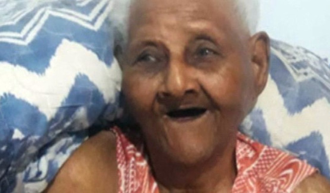 Idosa de 103 anos com sintomas de Covid-19 morre esperando por vaga