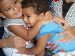 Bebê vítima de queimadura em acidente doméstico recebe alta médica