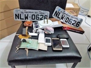 Suspeito por roubo de veículos e outros assaltos é preso com droga e munição