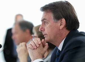 Em crítica ao Inpe, Bolsonaro questiona 'órgãos aparelhados'