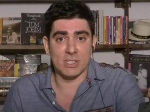 Marcelo Adnet processa secretário da Cultura Mario Frias