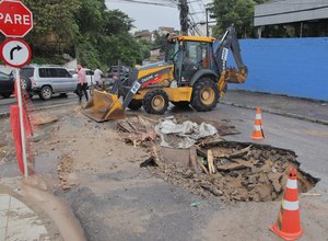 Prefeitura utiliza tecnologia robotizada para recuperar rua no Farol