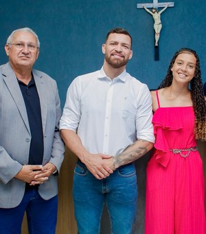 Prefeito Marcelo Beltrão prestigia homenagem a atletas coruripenses na Câmara