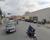 Jovem é baleado em tentativa de homicídio no Jacintinho e se abriga em supermercado para escapar