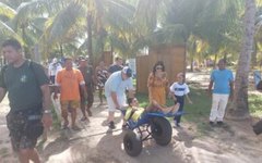 Prefeitura de Porto de Pedras oferece cadeiras anfíbias a deficientes