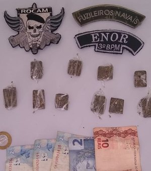 Flagrado com maconha e dinheiro, homem é preso por tráfico de drogas em Arapiraca
