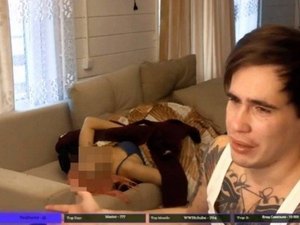 Youtuber é preso após provocar morte de namorada grávida e exibir cadáver