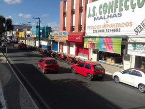 Lojas fecham mais cedo no último dia do ano