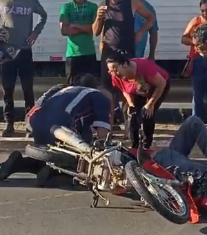 Motociclista colide contra van na AL-220 e é encaminhado ao Hospital de Emergência do Agreste