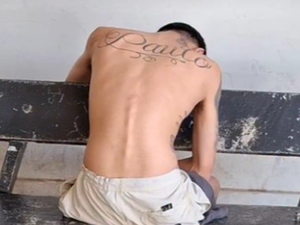 Suspeito de homicídio é preso com drogas e pula muro de delegacia para fugir