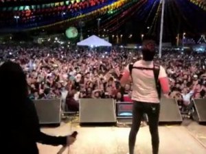 Final de show em Palmeira dos Índios acaba em luta livre