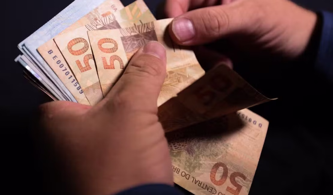 Cerca de 50 milhões de pessoas ainda têm dinheiro esquecido nos bancos; veja como buscar os recursos