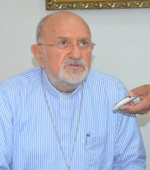 Arcebispo de Maceió convida políticos para encontro