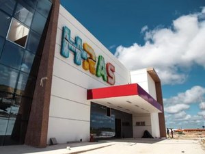 Ciclista fica gravemente ferido após colisão com caminhão em Delmiro Gouveia