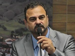 População pede volta de prefeito preso acusado de espancar esposa