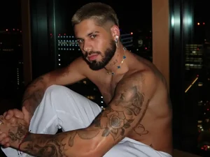 Zé Felipe é acusado de não saber ler após gafe no Prêmio Multishow